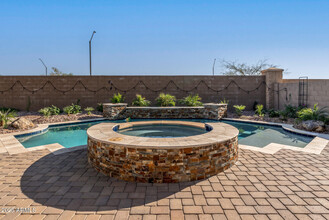 14655 W Pasadena Ave in Litchfield Park, AZ - Foto de edificio - Building Photo