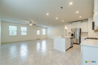 124 Mary Max Cir in San Marcos, TX - Building Photo - Building Photo