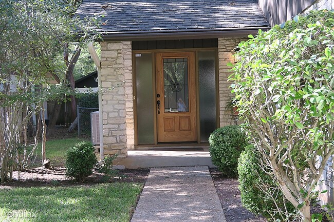 8606 Mesa Dr in Austin, TX - Building Photo - Building Photo