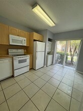 7921 NW 6th St in Pembroke Pines, FL - Building Photo - Building Photo