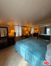 12340 Moorpark St in Los Angeles, CA - Building Photo - Building Photo