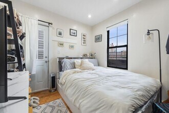 118 Kingsland Ave in Brooklyn, NY - Building Photo - Building Photo