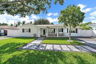 8 Windsor Rd W in Jupiter, FL - Building Photo - Building Photo