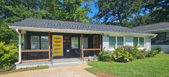 2109 Newnan St in Atlanta, GA - Building Photo