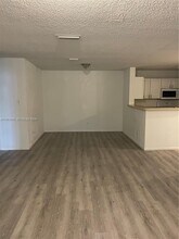 11229 W Atlantic Blvd in Coral Springs, FL - Foto de edificio - Building Photo