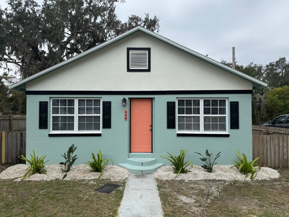 448 Palm St in New Smyrna Beach, FL - Building Photo