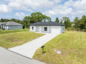 2504 30th St SW in Lehigh Acres, FL - Building Photo - Building Photo