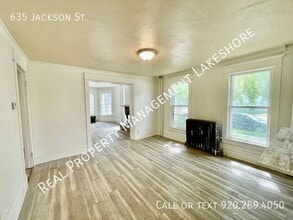 635 Jackson St in Oshkosh, WI - Building Photo - Building Photo