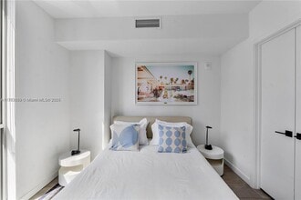 227 NE 2nd St in Miami, FL - Building Photo - Building Photo