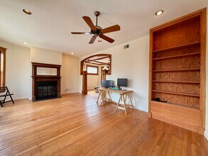 2414 N Spaulding Ave in Chicago, IL - Building Photo - Building Photo