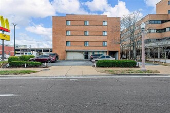 4020 Lindell Blvd in St. Louis, MO - Building Photo - Building Photo