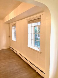 Metropolitan Apartments in Portland, OR - Building Photo - Interior Photo