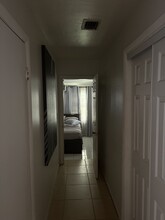 2246 Monroe St in Hollywood, FL - Foto de edificio - Building Photo