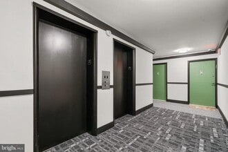 2401 H St NW, Unit 607 in Washington, DC - Foto de edificio - Building Photo