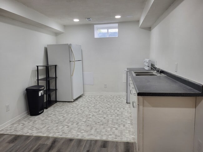 8215 Oakland Ave S in Bloomington, MN - Building Photo - Building Photo