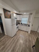 802 Ferndell Rd in Orlando, FL - Foto de edificio - Building Photo