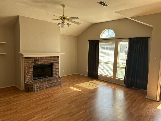 1213 Gray Dawn Dr in Midlothian, TX - Building Photo - Building Photo