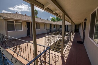 Hamilton Manor Apartments in Campbell, CA - Building Photo - Building Photo