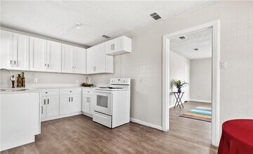 1202 Garth Dr in Killeen, TX - Building Photo - Building Photo