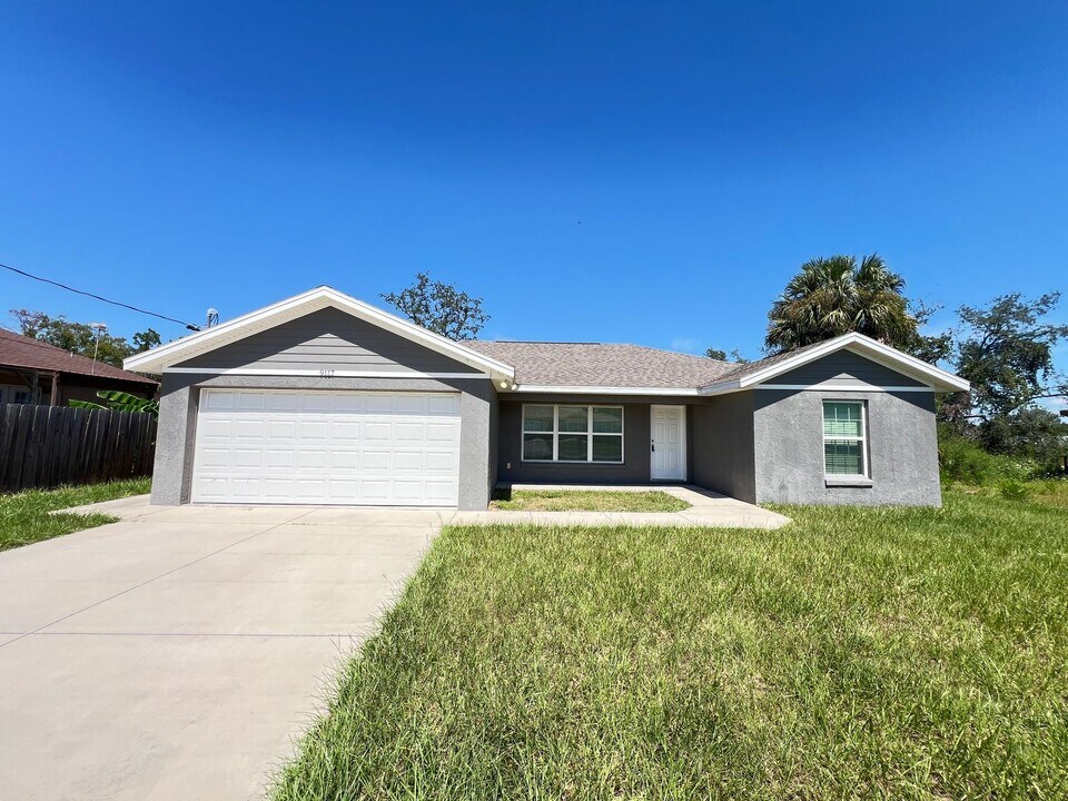 9117 SE 153rd Pl in Summerfield, FL - Building Photo