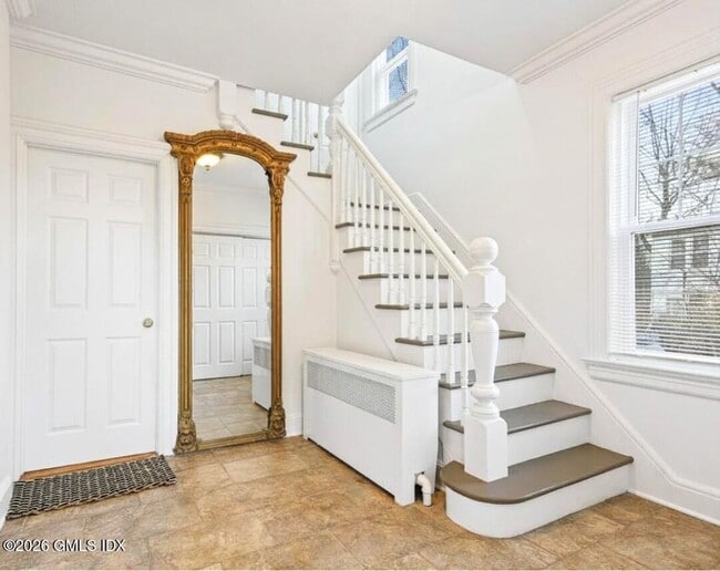 36 Locust St in Greenwich, CT - Foto de edificio - Building Photo