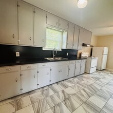 2306 2nd St in Port Neches, TX - Building Photo - Building Photo