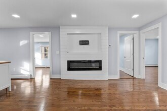 75 Commercial St in Bridgeport, CT - Building Photo - Building Photo
