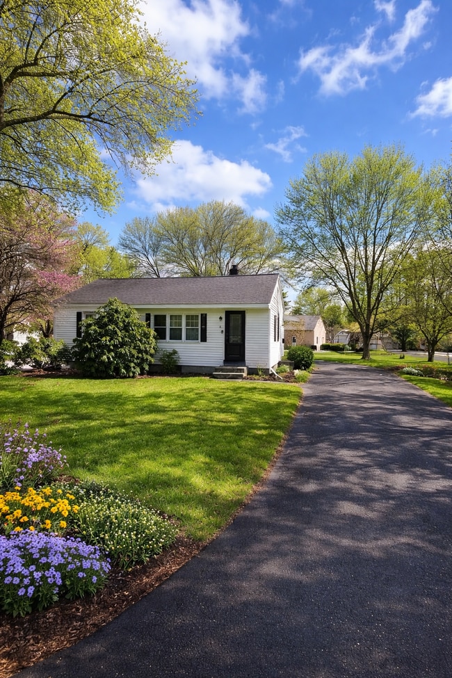 property at 9 Mulberry Ln