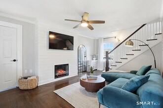 82 Miller Ave in Milford, CT - Building Photo - Building Photo