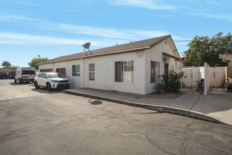 11966 Saticoy St in North Hollywood, CA - Building Photo - Building Photo