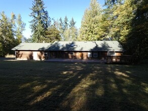 1514 Township Line Rd in Port Angeles, WA - Building Photo - Building Photo