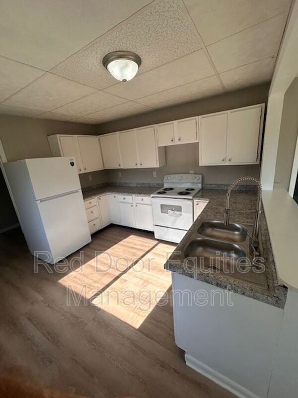 property at 1400 Cedar Hill Rd