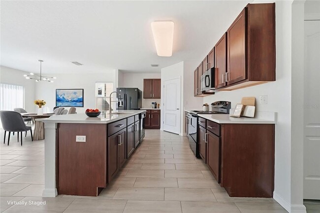 547 Hartford Hts St in Spring Hill, FL - Building Photo - Building Photo