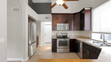 16632 S 37th Way in Phoenix, AZ - Building Photo - Building Photo