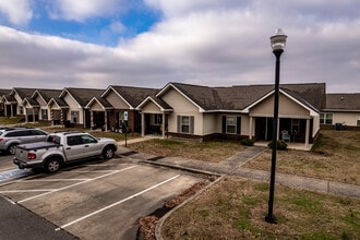 Vinings at Greencastle Apartments in Clarksville, TN - Foto de edificio - Primary Photo