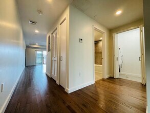 119 Hyde Park Ave, Unit B in Boston, MA - Building Photo - Building Photo