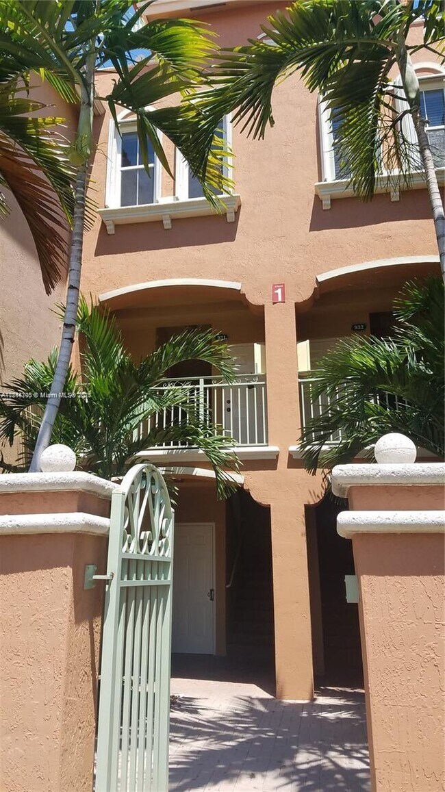 6700 NW 114th Ave in Doral, FL - Building Photo - Building Photo