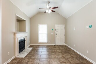 194 Village Dr in Calera, AL - Building Photo - Building Photo
