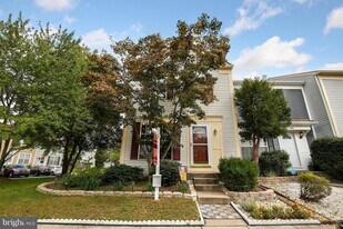 6563 Old Carriage Dr in Alexandria, VA - Building Photo