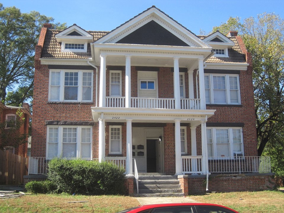 2424 Barton Ave in Richmond, VA - Foto de edificio