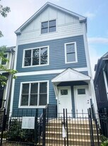 3114 N Southport Ave, Unit 1F in Chicago, IL - Building Photo