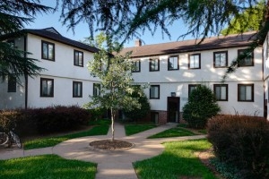 Grady Apartments in Charlottesville, VA - Foto de edificio