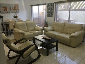 487 NW 98th Ct in Miami, FL - Building Photo - Building Photo