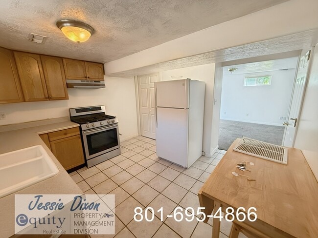 219 Country Club Dr in Ogden, UT - Building Photo - Building Photo