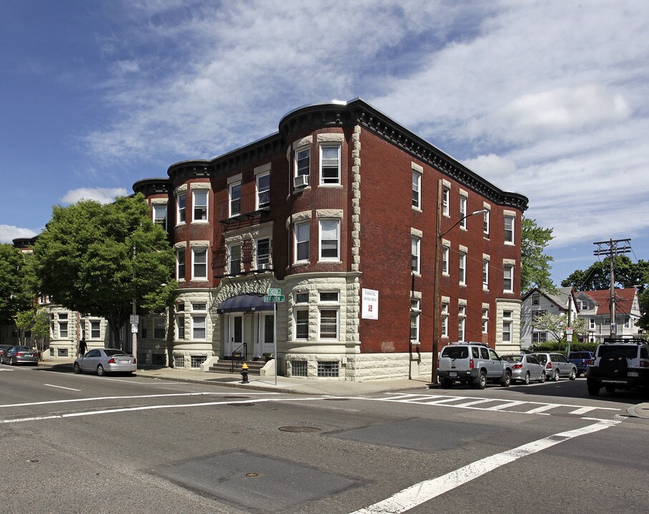 61-67 Brighton Ave in Allston, MA - Foto de edificio