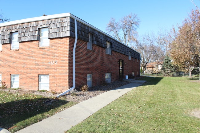 401 8th St SW in Altoona, IA - Foto de edificio - Building Photo