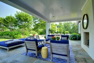 587 Sagaponack Road in Sagaponack, NY - Building Photo - Building Photo