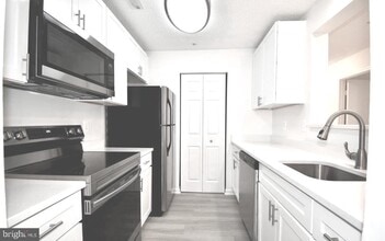 12901 Churchill Ridge Cir in Germantown, MD - Building Photo - Building Photo