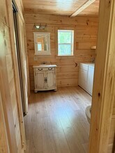 466 Manchester Rd, Unit Apt. 2 in Belgrade, ME - Foto de edificio - Building Photo