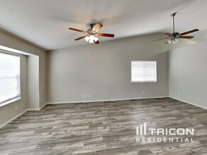 5033 Golfridge Dr in Las Vegas, NV - Building Photo - Building Photo